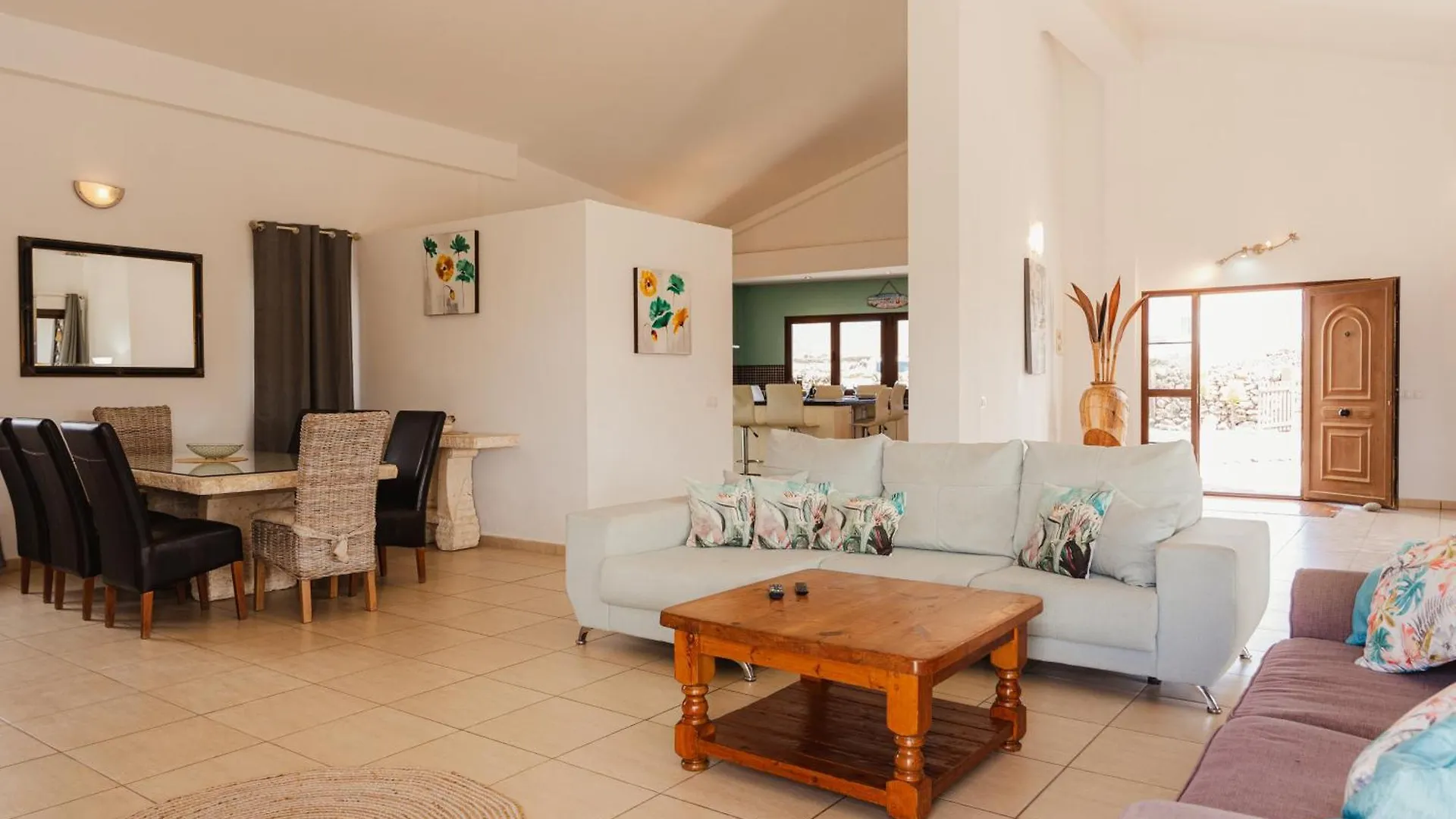 Villa Buena Vista With Heated Indoor Pool In El Roque Ла-Олива